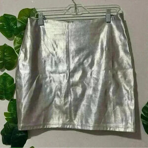 Timing silver skirt